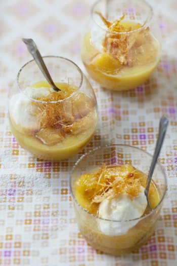 Iles flottantes sur ananas caramélisé