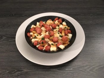 Poutine à la saucisse
