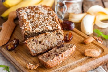 Cake aux dattes et aux amandes