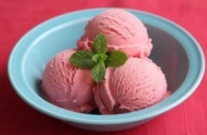Glace aux Fruits Maison : La Recette Fraîche et Facile que Tout le Monde Adore