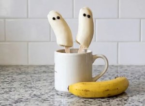 Sucettes fantômes en chocolat blanc
