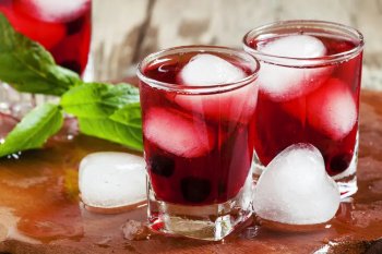 Cocktail Bacardi, grenadine, citron