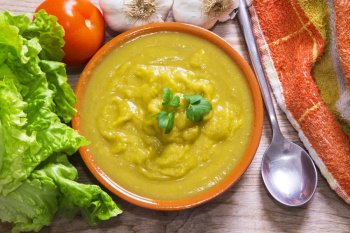 Soupe légère laitue-quinoa