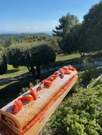 Roulé à la confiture fraise verveine de notre enfance de Chloé Méjanès