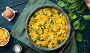 Omelette complète au cheddar et légumes