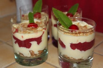 Tiramisu de cerises sur palets breton en verrines