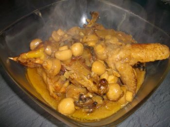 Coq au vin rosé et ses petits champignons