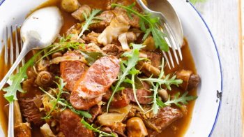 Ragoût de chorizo, boeuf et champignons