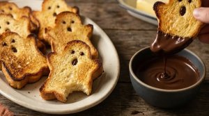 Petits Fantômes Briochés, Chocolat Fondu à Tremper