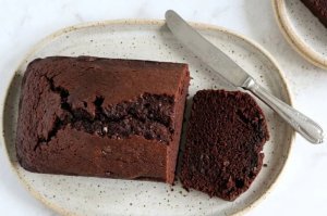 Cake au chocolat moelleux et intense : recette inratable maison