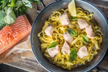 Tagiatelles au saumon frais au Companion