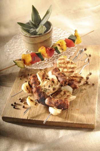 Brochettes mixtes chipolatas et poulet mariné