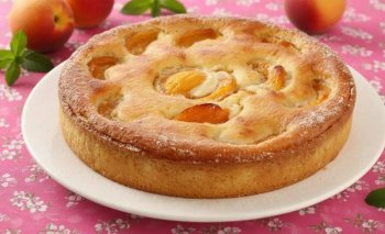 Tarte à l'abricot et aux éclats de nougat
