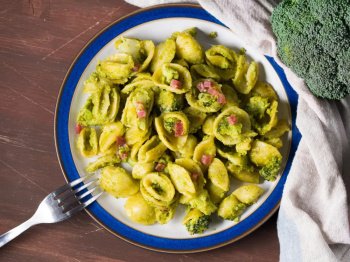 Orecchiette aux lardons et brocolis (Bari - Italie)
