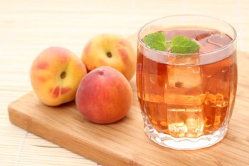 Thé glacé menthe pêche