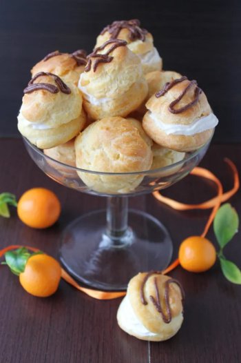 Profiteroles à la mousse de mandarine
