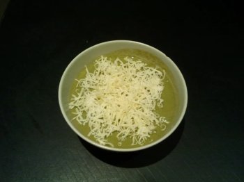 Soupe de légumes au chorizo et fromage frais