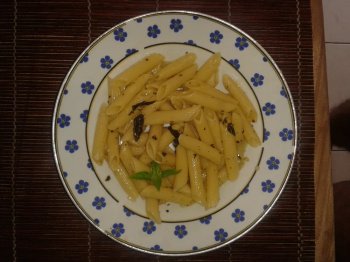 Pâtes à l'ail et au basilic