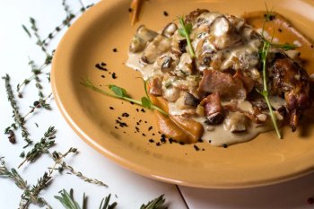 Lapin de Garenne aux champignons