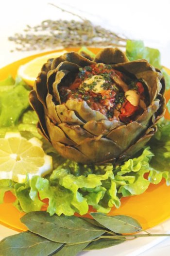 Fonds d'artichauts farcis aux champignons et à la tomate