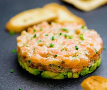 Tartare de saumon assaisonné
