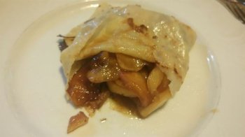 Crêpes aux pommes flambées à la poêle
