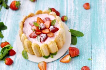 Charlotte aux fraises