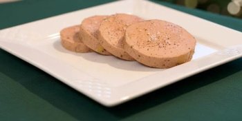 Foie gras mi-cuit maison et son chutney de dattes aux fruits secs