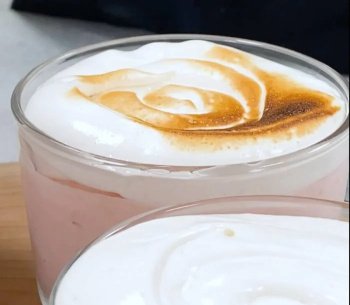 Mousse de fraise meringuée