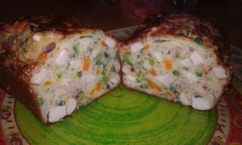 Cake aux légumes de printemps, poulet rôti et fines herbes