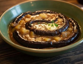 Anguille à la bourguignone