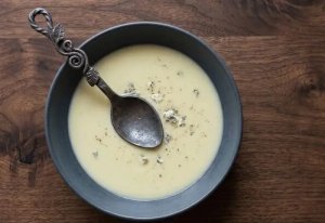 Velouté crémeux de céleri-rave et Fourme d'Ambert