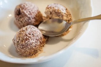 Parfait glacé au baileys, sauce au café