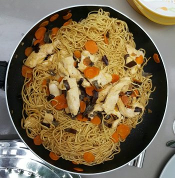 Poulet aux champignons noirs rapide