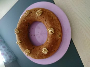 Savarin au rhum et aux raisins secs