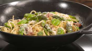 Linguine aux asperges vertes par Laurent Mariotte