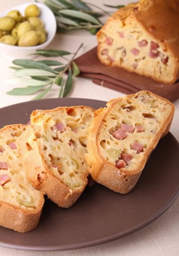 Cake au jambon et aux olives