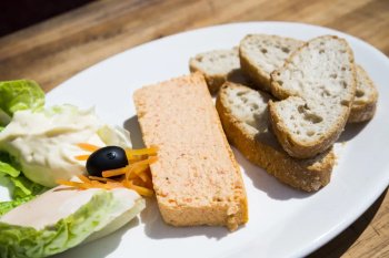 Terrine de poisson au basilic au Companion
