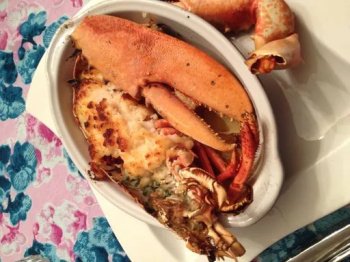 Homard rôti au beurre de crevettes