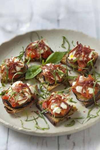 Bruschetta tomates, aubergines et chèvre