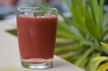 Smoothie tomate, menthe, citron