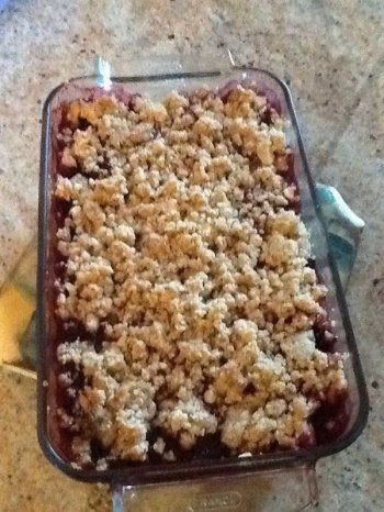 Crumble facile au chocolat blanc et aux mûres