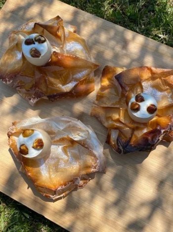 Oeufs tièdes au chocolat, noisettes caramélisées et crème citronnée de Pierre Hermé