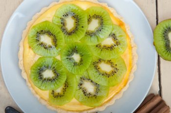 Tarte au sucre, kiwis et feuilles de brick