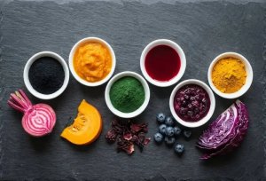 Colorants naturels pour Halloween : noir, orange, vert et effet sang