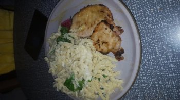 Pâtes au camembert et à la roquette