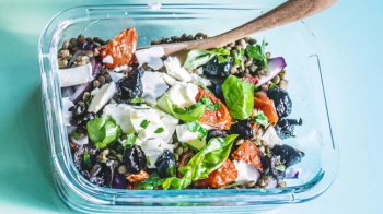 Salade de lentilles, feta et tomate séchée