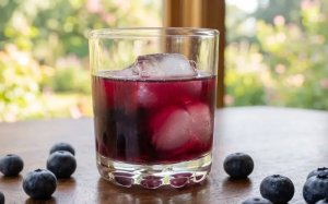 Liqueur de myrtille maison à la vodka