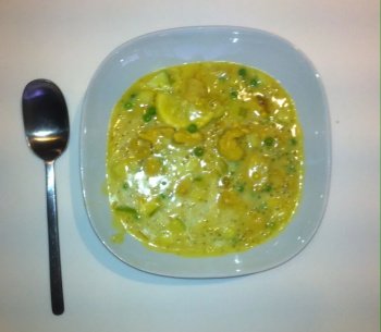 Bouillon de poulet au lait de coco