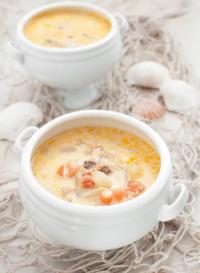 Velouté de chou-fleur aux moules et aux crevettes